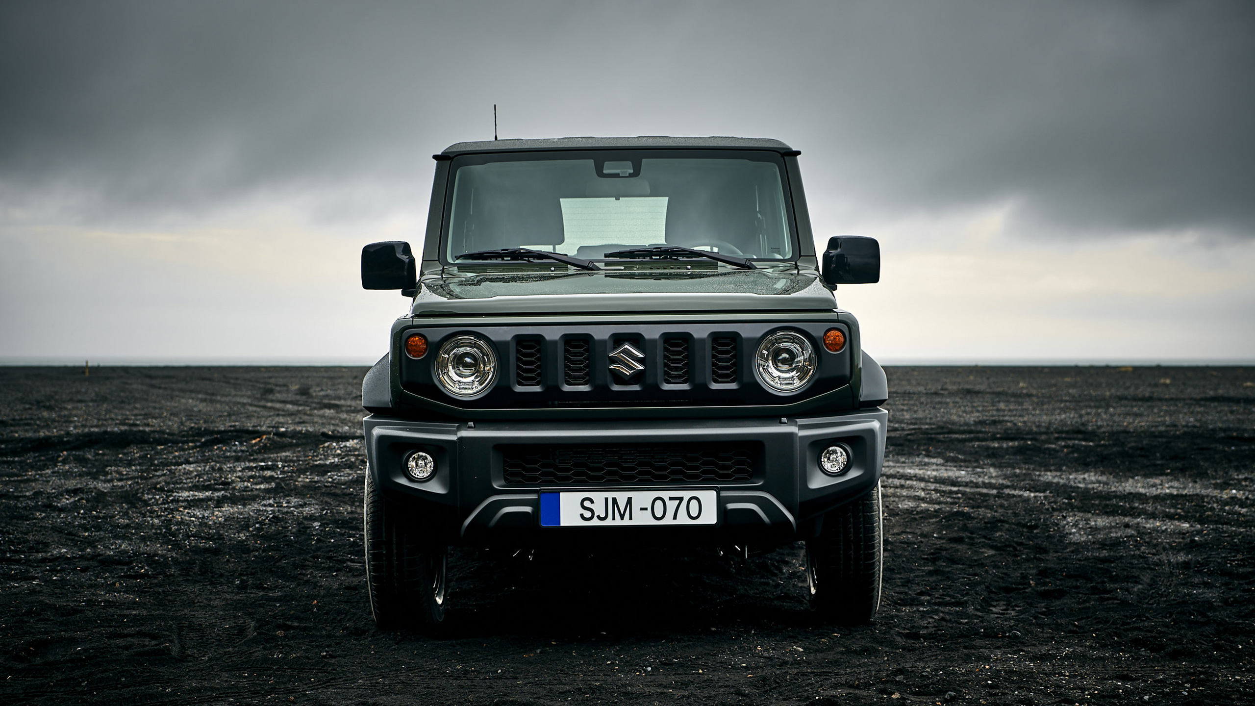 Front-view-of-green-Jimny