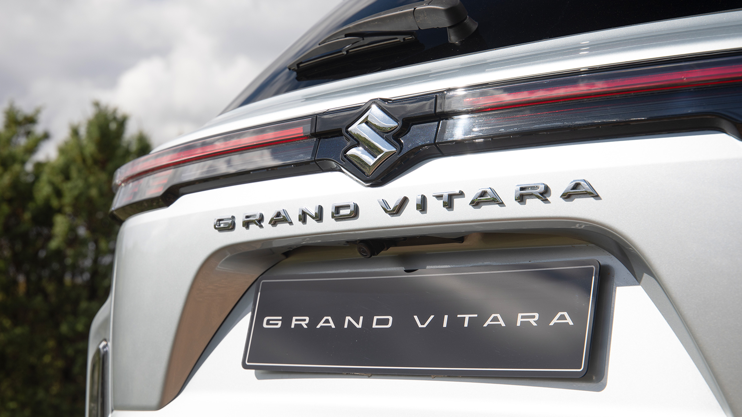 Grand Vitara rear emblem close shot